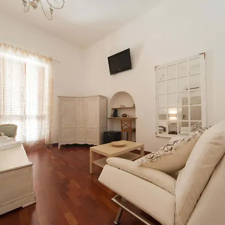 Solart Guest house *